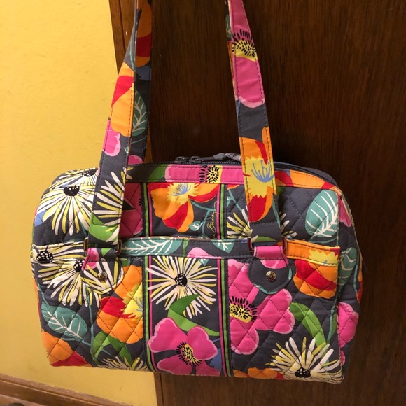 Vera Bradley Handbags - NWOT Vera Bradley Tote barrel bag